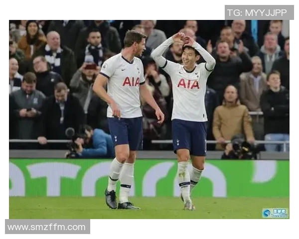 油画风格再现足球传奇人物激情瞬间 展现事件之美与英雄气概