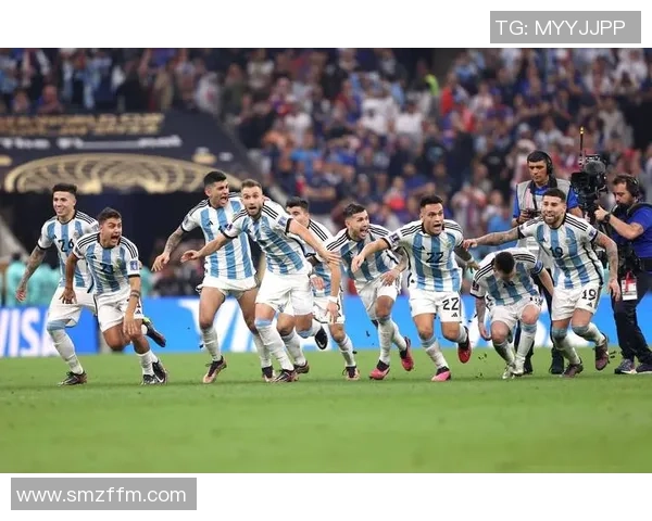 足球球星马克杯是谁的背后所以而而事及他正绿茵场上的传奇时刻